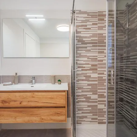 Bellaria Palace - Near The Of Ferrari By Movebnb Apartman *